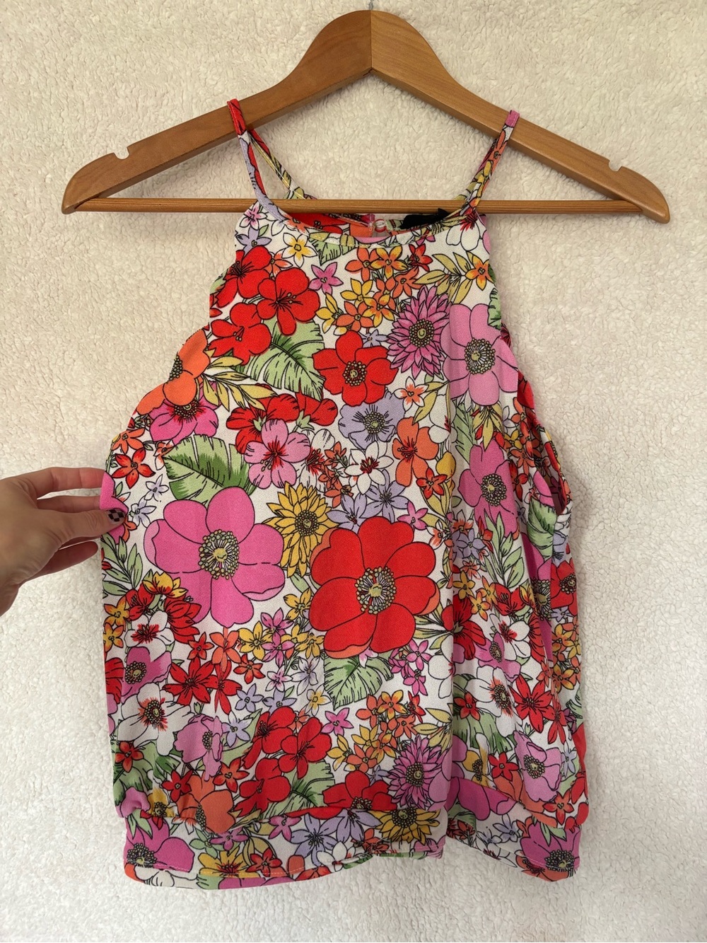 FIFTY STREET - Floral Print Scalloped Cut Women’s Sleeveless Top - M